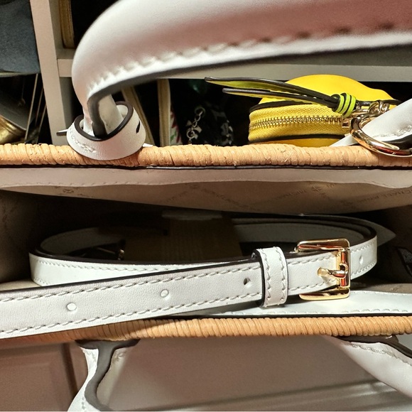 Michael Kors Summer Small Bag - Picture 4 of 6
